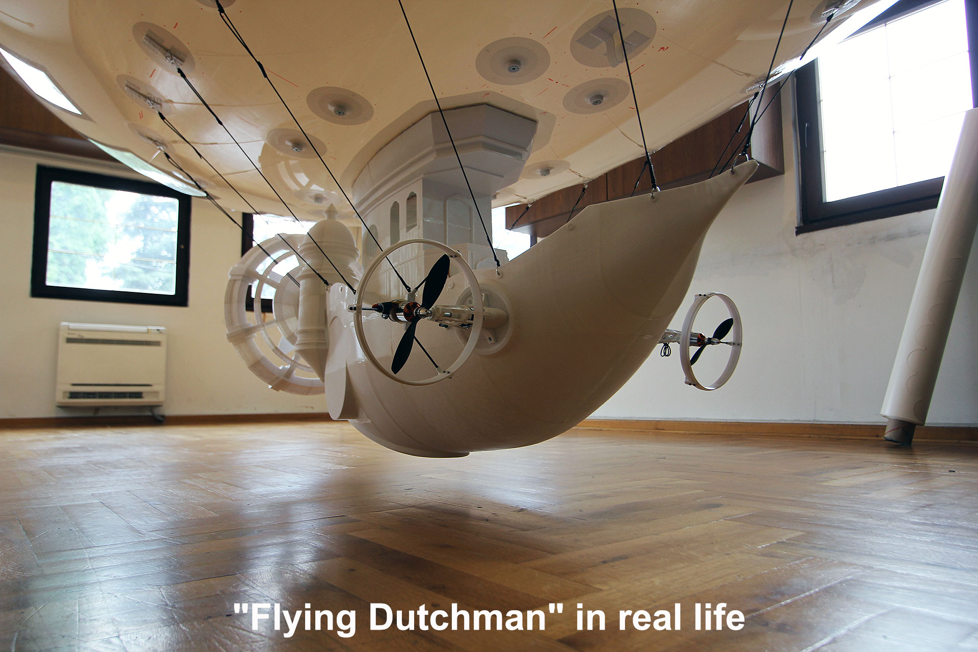 Flying-Dutchman---RC-Blimp-in-real-life